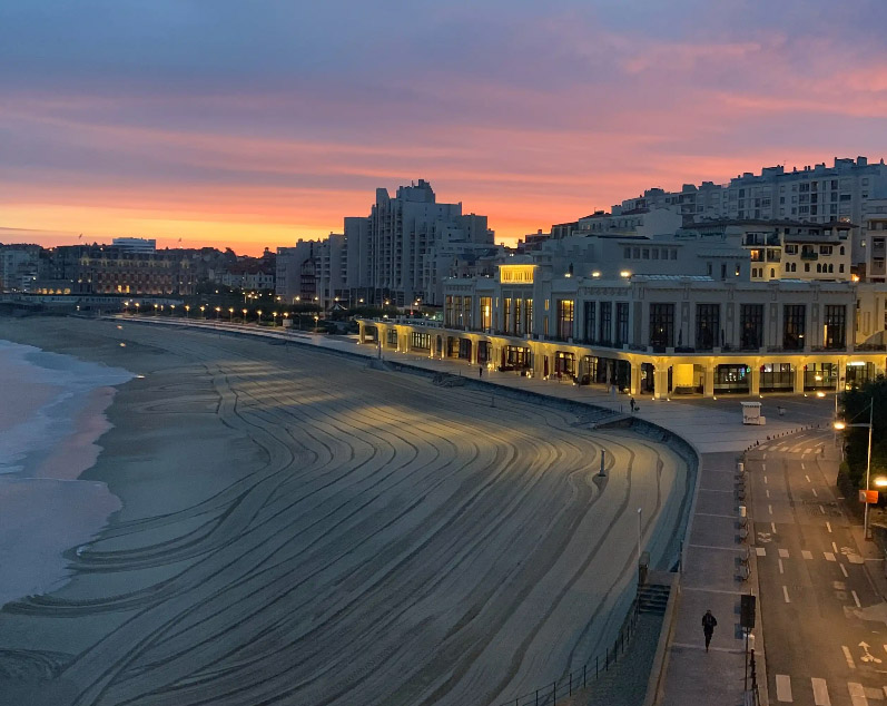 Biarritz, France, Grand Plage - Articles