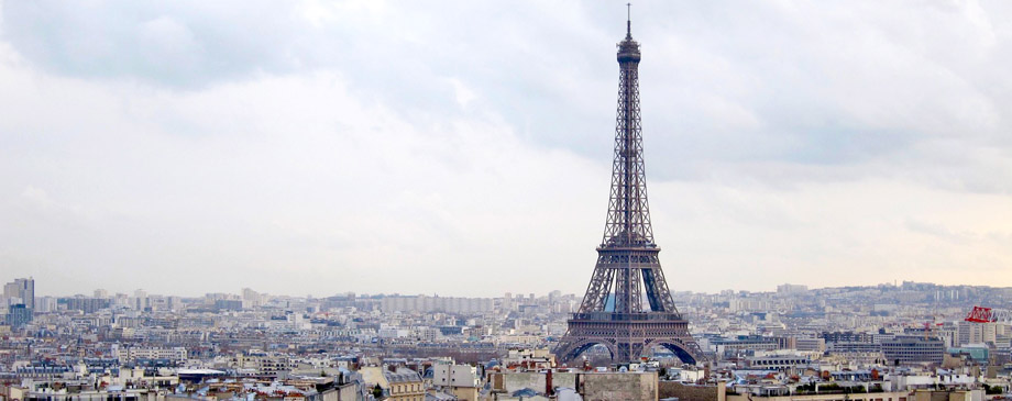 Bags Packed Travel - Services level 4 - Eiffel Tower city scape